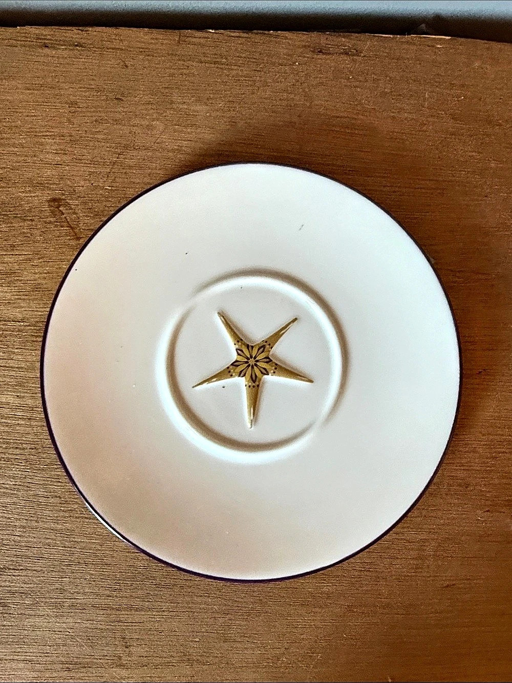 Starbucks Holiday 2006 Star Saucer Plate White & Gold